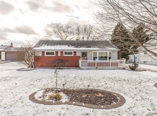 433 S Ridge St, South Lyon, MI 48178