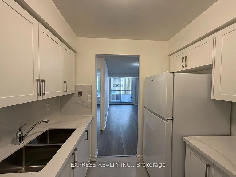 18 Hillcrest Ave #309 — Photo 2