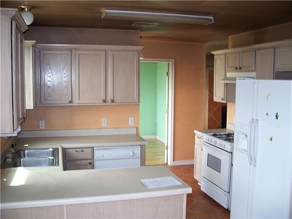 3rd image of 204 Dana Dr