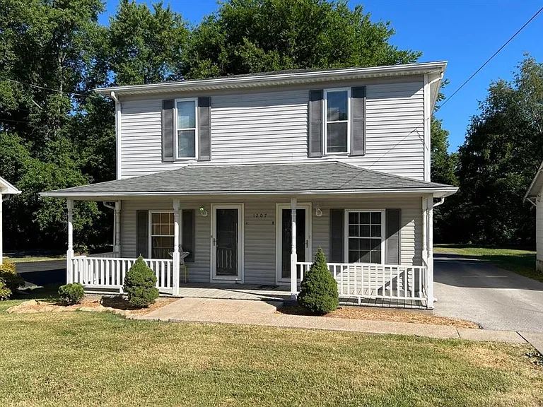 1207 Smallhouse Rd #B — Photo 1