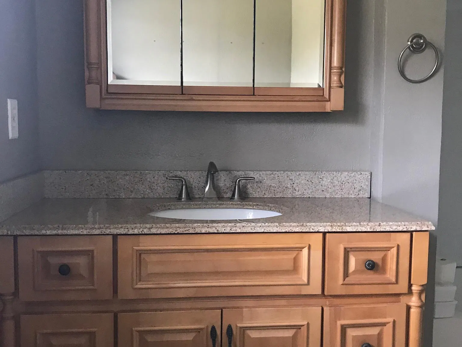 3 bed, 1104 sqft, $1,300 — Photo 4