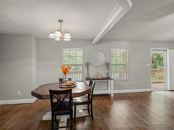 3rd image of 78 Pinewood St