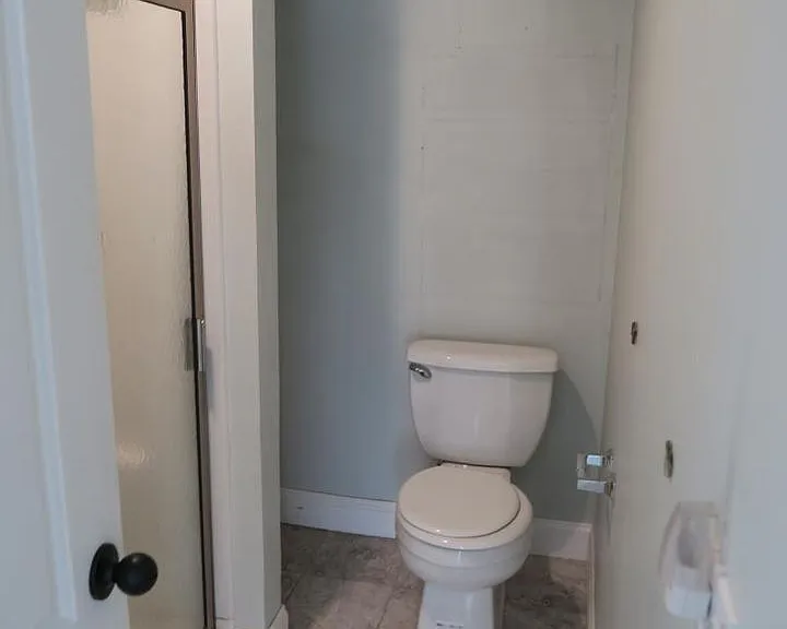 334 University Ave — Photo 5
