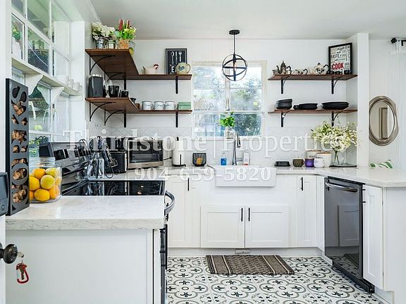 4th image of 4426 Herschel St Unit A