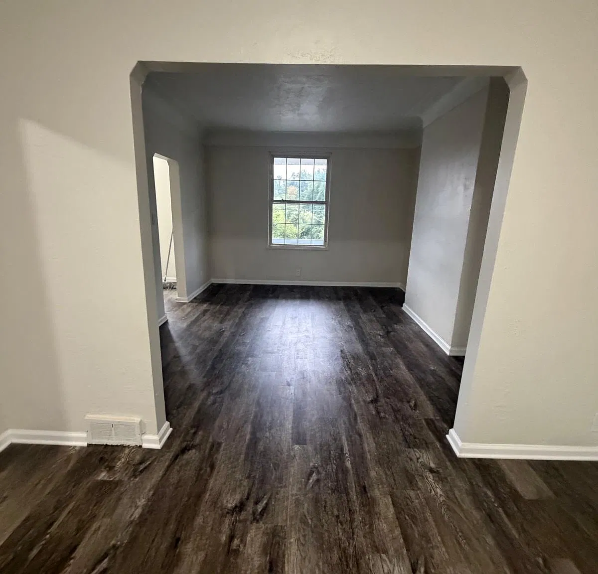 3 bed, 1.5 bath, 1440 sqft, $1,895 — Photo 3