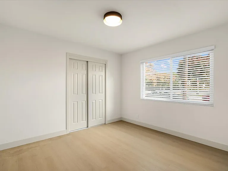 Maude Ave 7 LLC — Photo 12