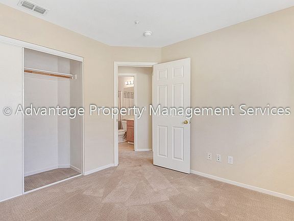 3rd image of 1003 Phoenix St