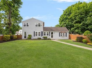52 Pleasant View Rd, Warwick, RI 02888