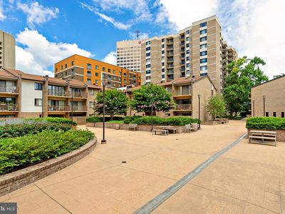 118 Monroe St APT 304, Rockville, MD, 20850