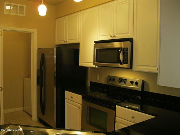 4th image of 8539 GATE Parkway W #1437