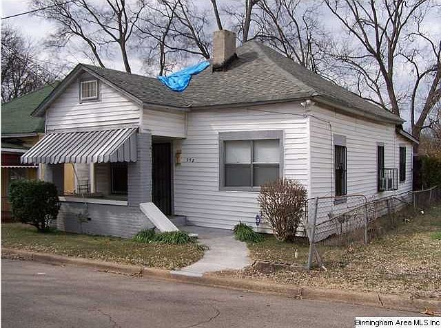 2nd image of 358 Powell Ave S
