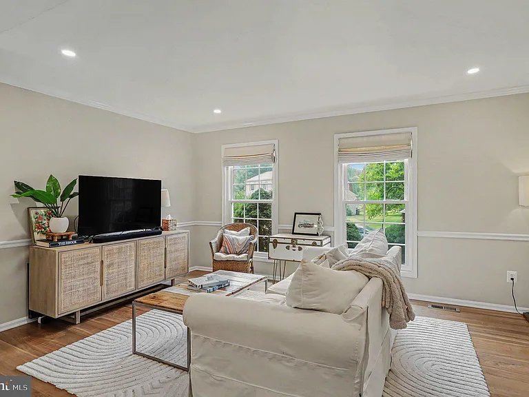 726 Gentle Breeze Ct — Photo 4