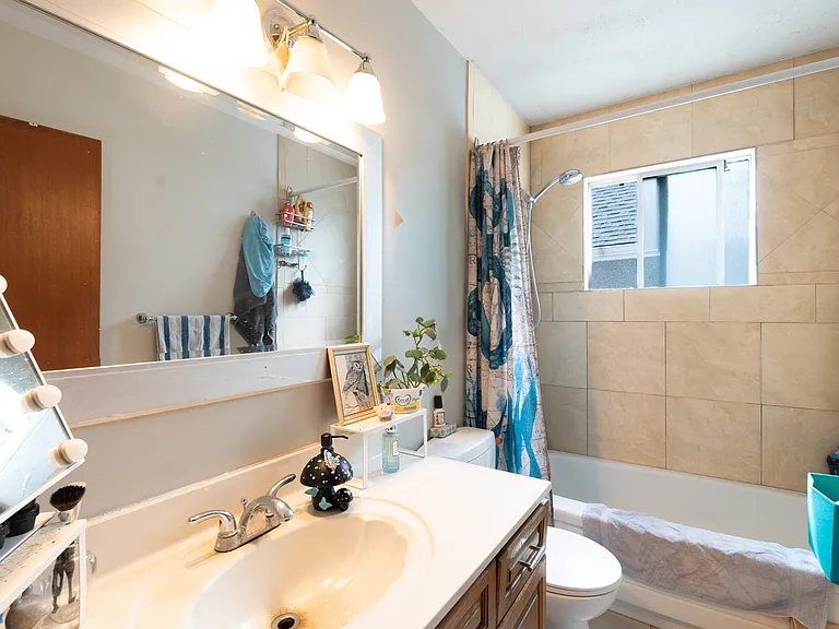 6039 18a St SE — Photo 11