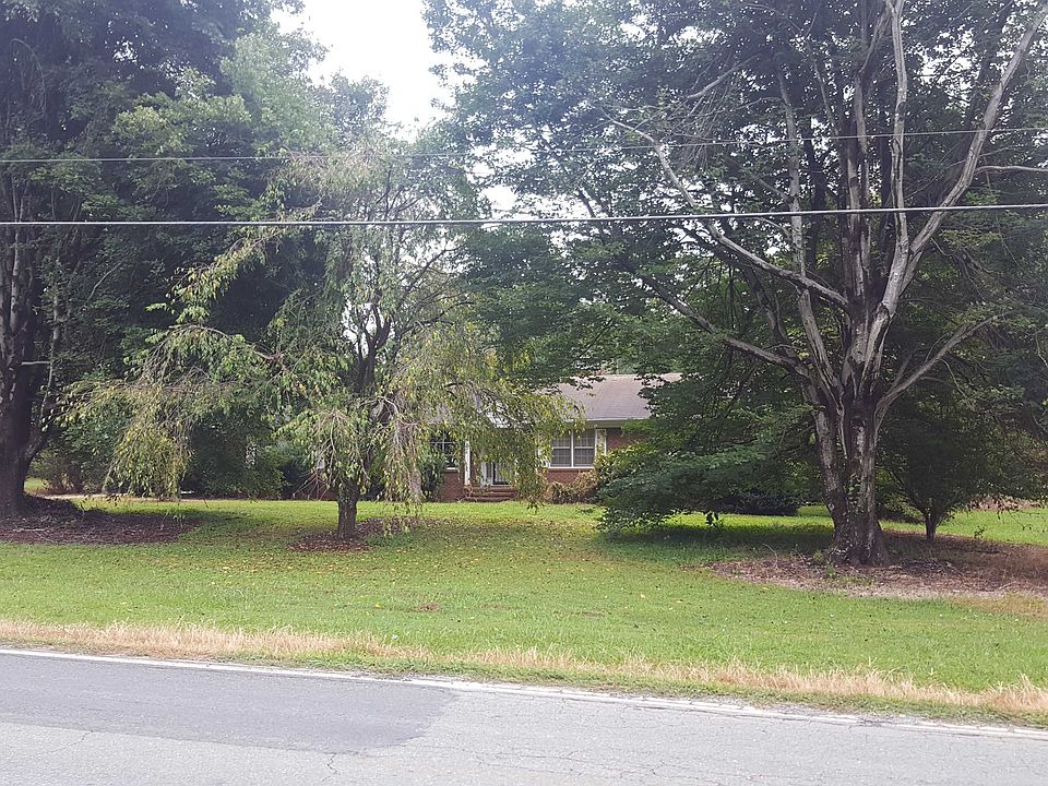 2nd image of 3501 E Lee St
