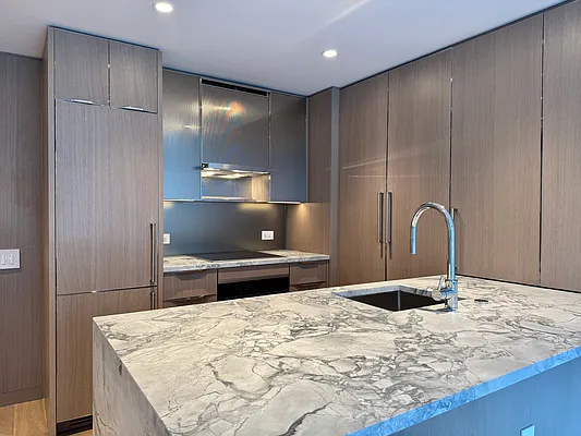 Rented by Gulia Wang, LREB | media 17