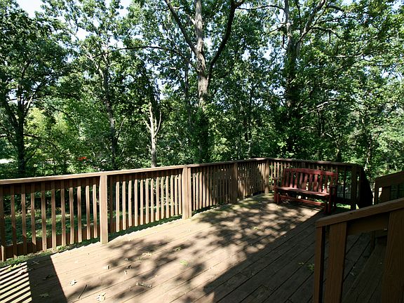 4th image of 1201 E East Court
