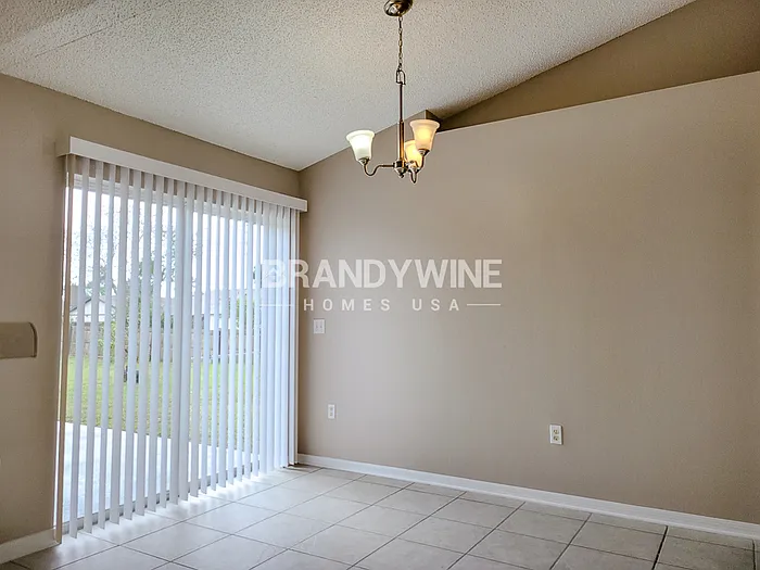 2564 Courtland Blvd — Photo 12
