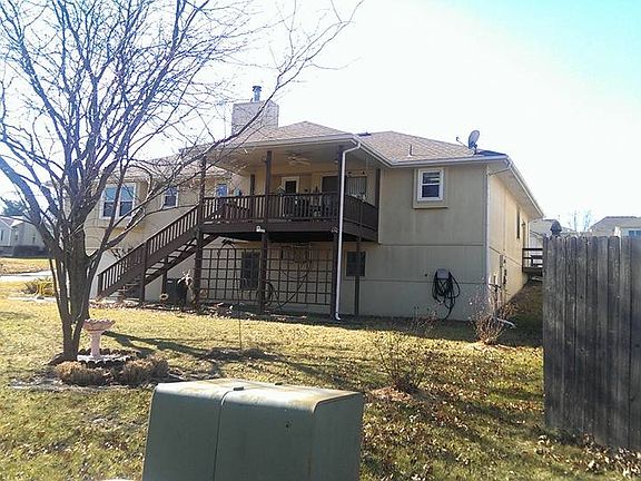 2nd image of 806 SW Foxtail Dr