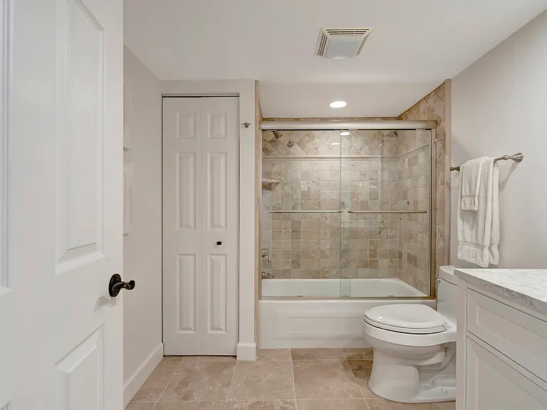 1480 Ocean Dr #2G — Photo 6