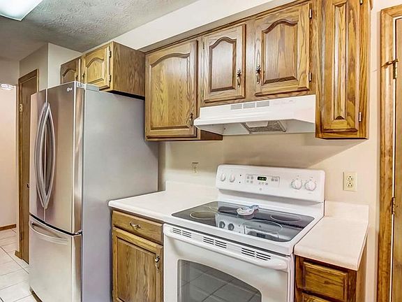 5th image of 711 Mariclaire Ave