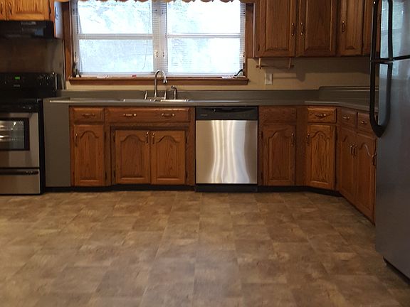 BIG Kitchen with Stainless Steel Appliances
