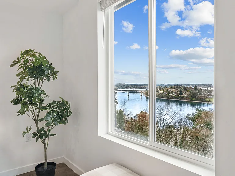 The Landing at Harbor Pointe — Photo 20