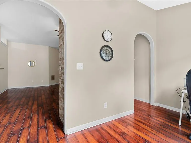 1755 Arborwood Dr — Photo 16