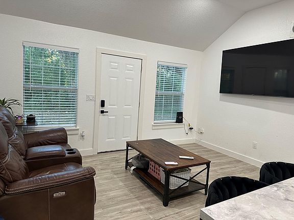 3rd image of 4900 Krischke Rd