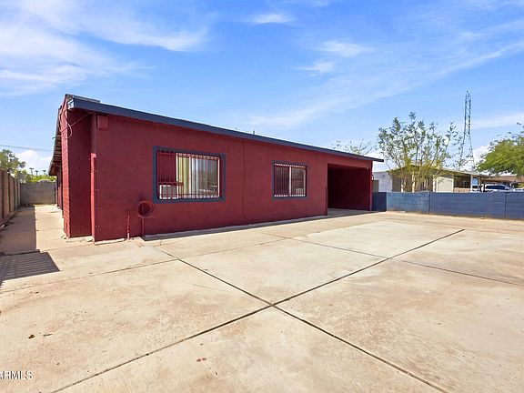 3rd image of 902 S 30TH Drive