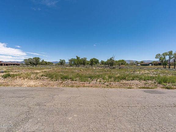 4th image of 1655 Lombardy Rd