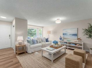 7609 N 36th Ave NW, Calgary, AB T3B 1V2