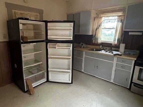 4th image of 925 W Olive St