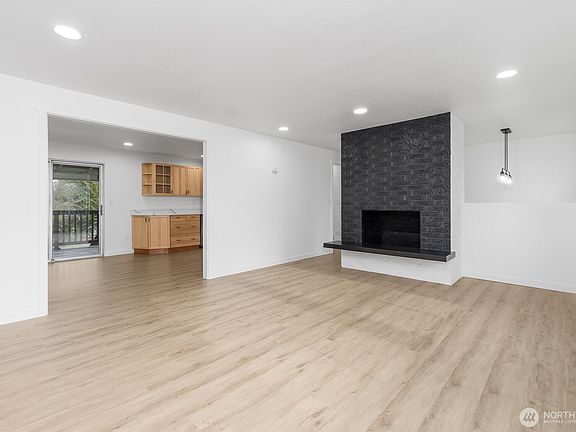 5th image of 7938 Spartan Court SE
