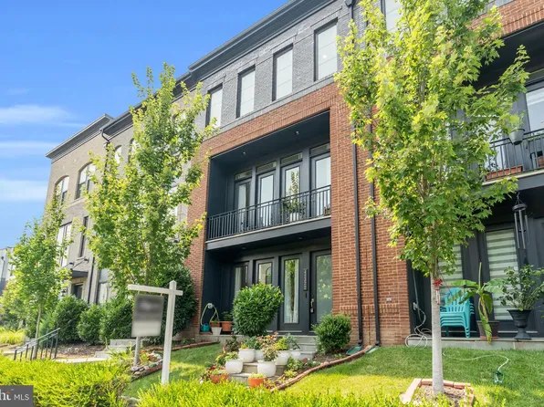 42322 Sillas Sq, Ashburn, VA 20148