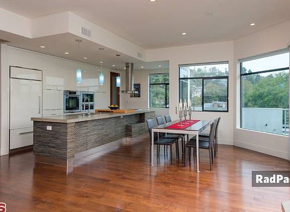 3rd image of 2457 Hidalgo Ave