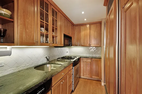 Sold by Corcoran | media 6