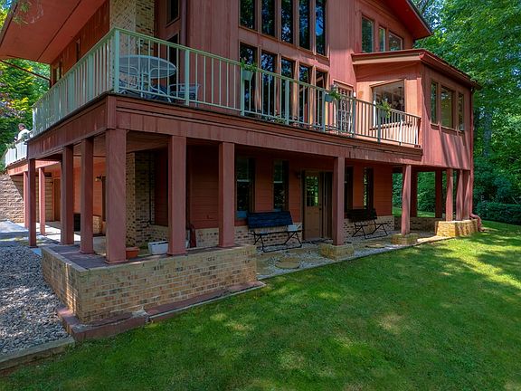 3rd image of 47 Daves Creek Cir