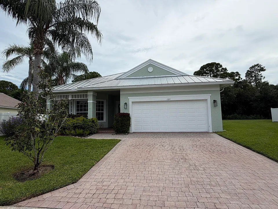 104 NW Pleasant Grove Way