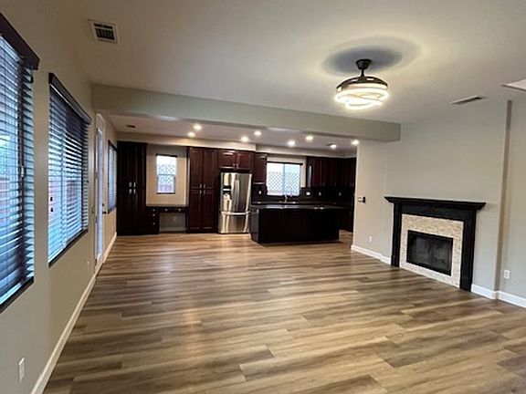4th image of 31636 Whitecrown Dr
