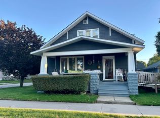 313 3rd St, Manistee, MI 49660