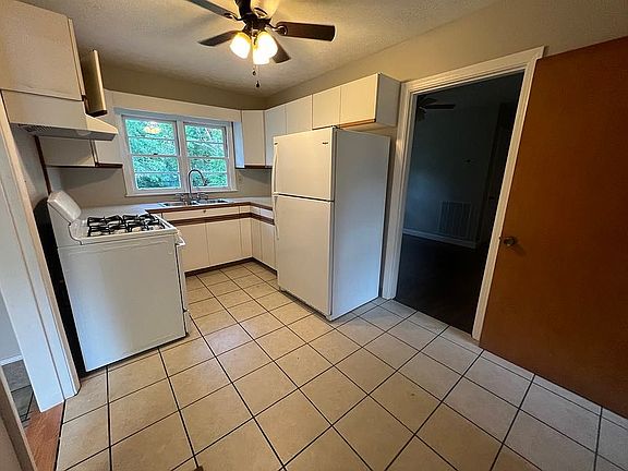 Eat-in Kitchen
