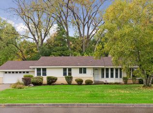 124 Natchez Ave N, Golden Valley, MN 55422