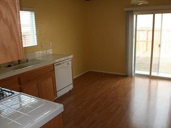 4th image of 13970 Estate Way
