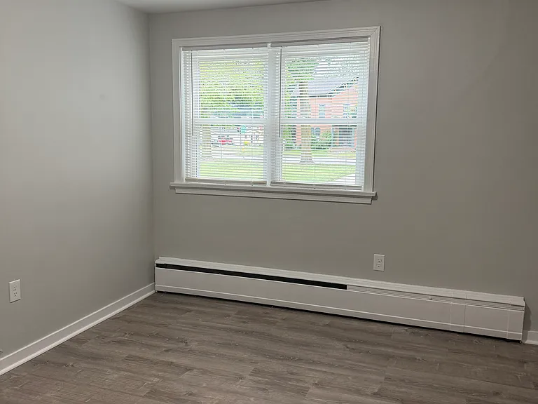 31 E Main St #4 — Photo 9