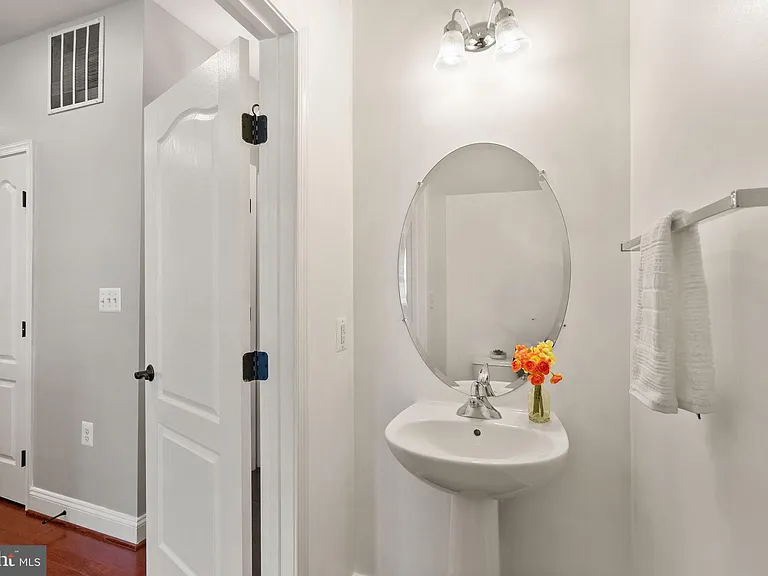 242 N Summit Ave #21 — Photo 23