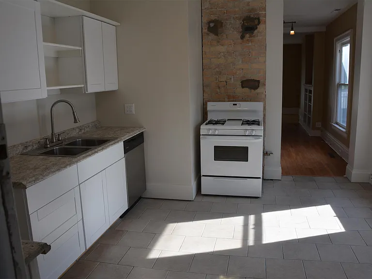681 E 5th Ave — Photo 21