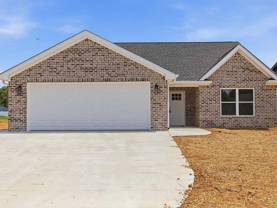 1st image of 110 Clover Cres