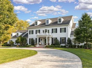 10 Huntleigh Manor Ln, Saint Louis, MO 63131