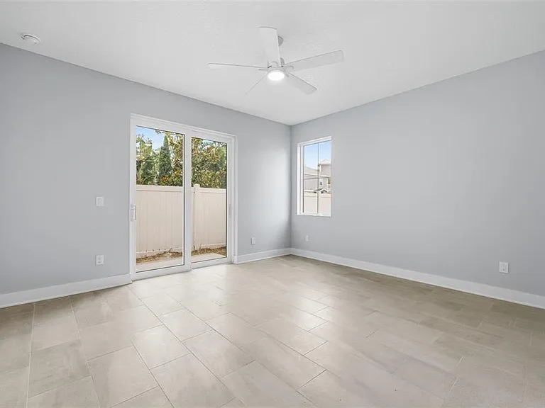 4208 W Carmen St #D — Photo 4