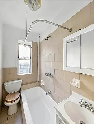 Rented by BRICK & GALO REALTY CORP | media 7